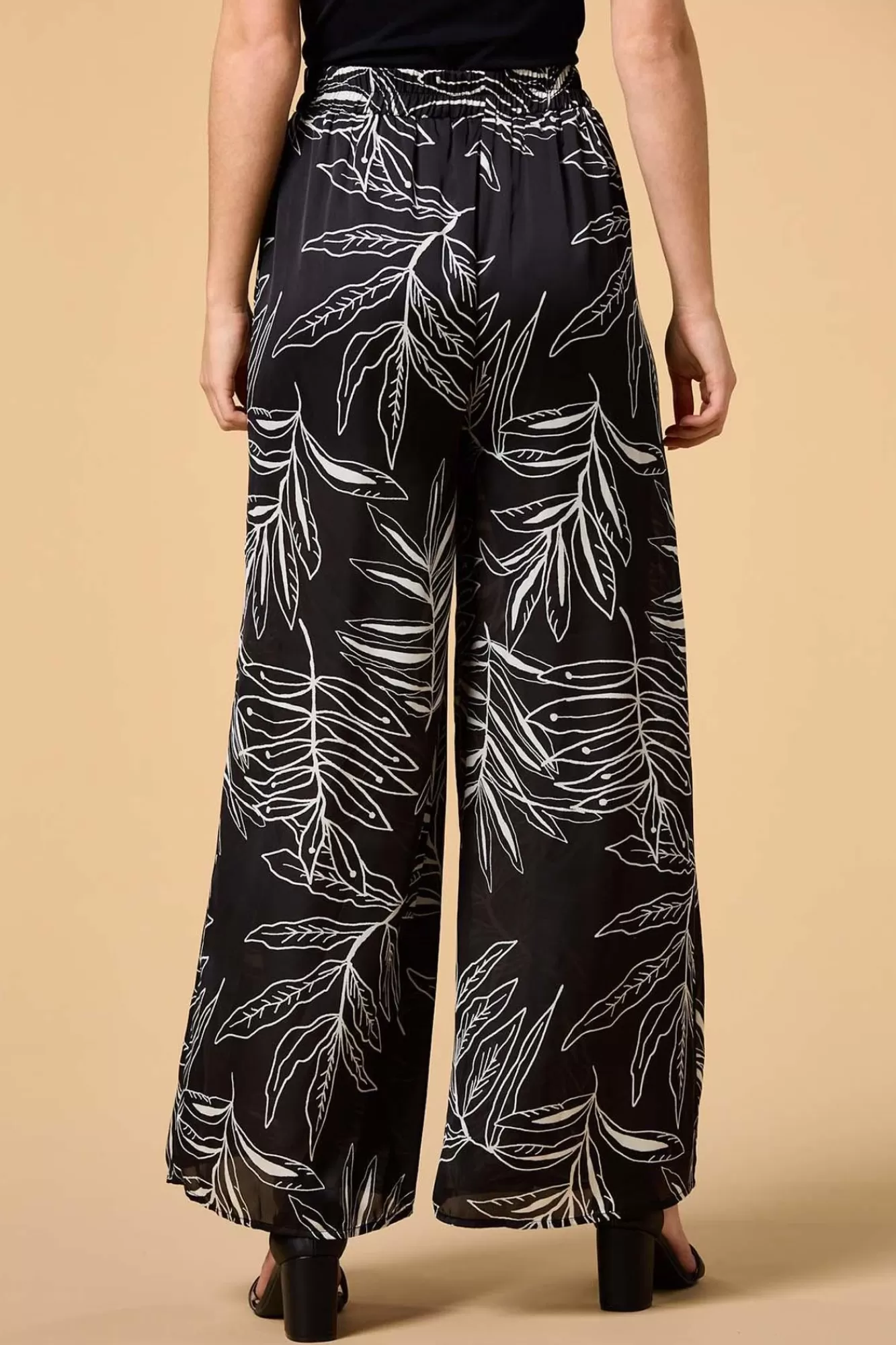 Women Versona A New Leaf Pants