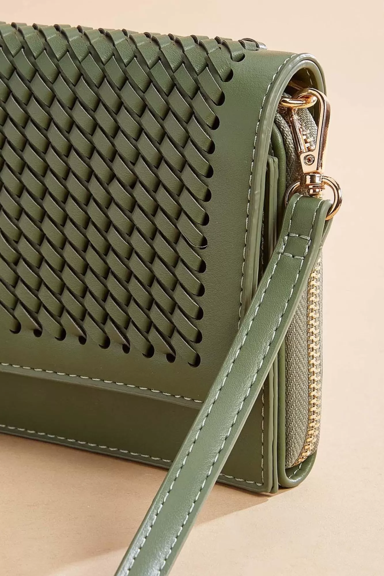 Women Versona Basket Weave Crossbody