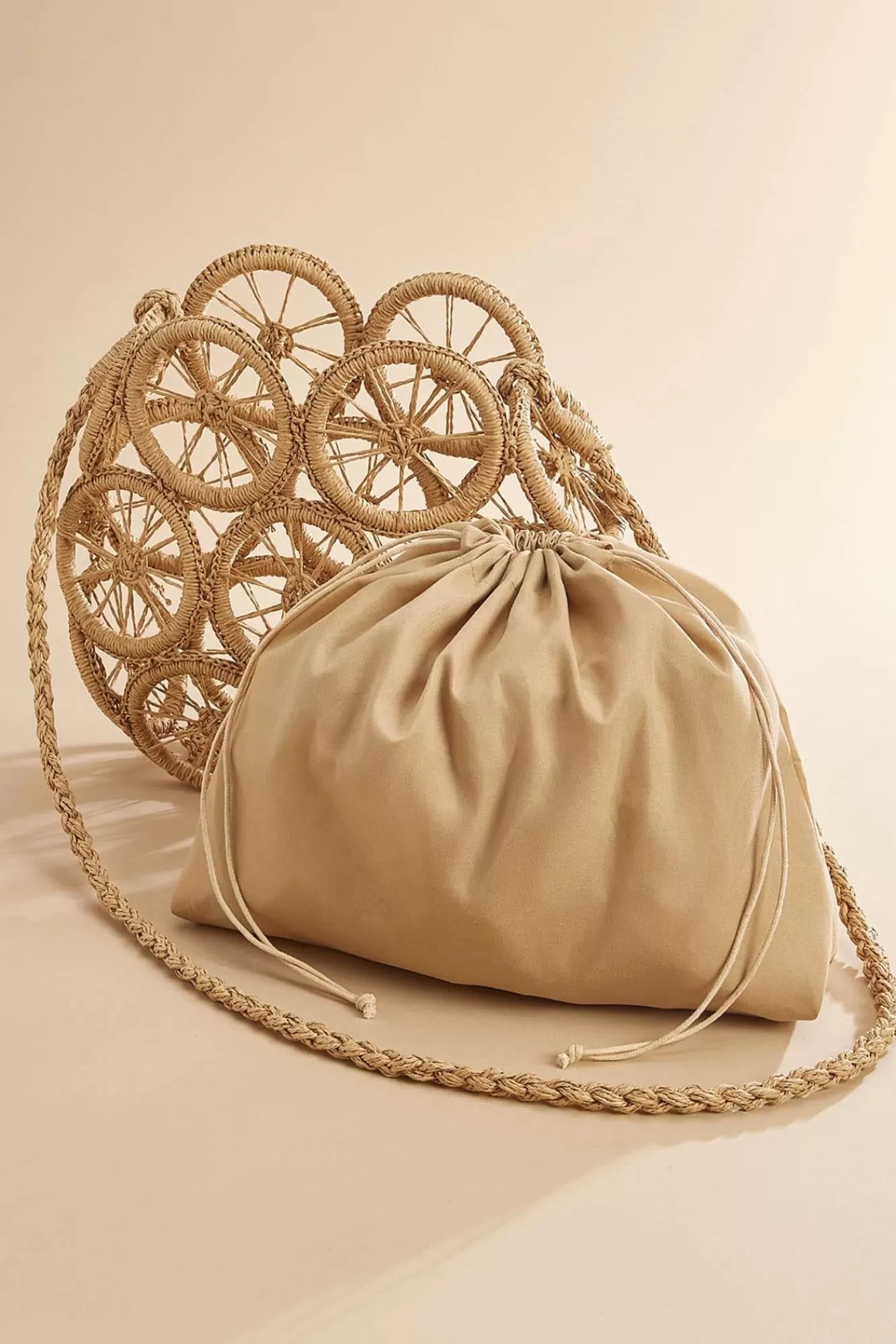 Women Versona Circle Raffia Crossbody