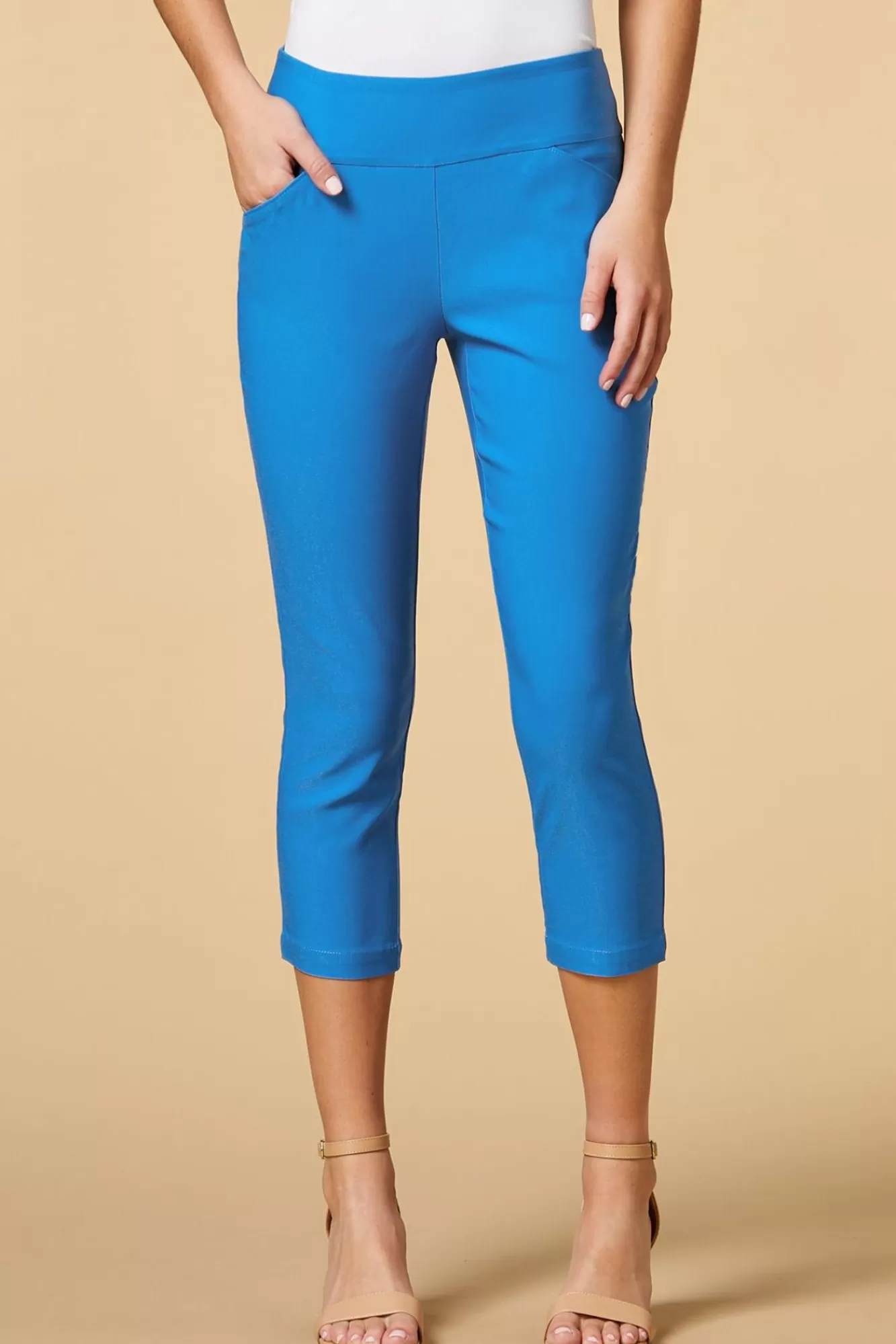 Women Versona Classic Crop Pantsblue