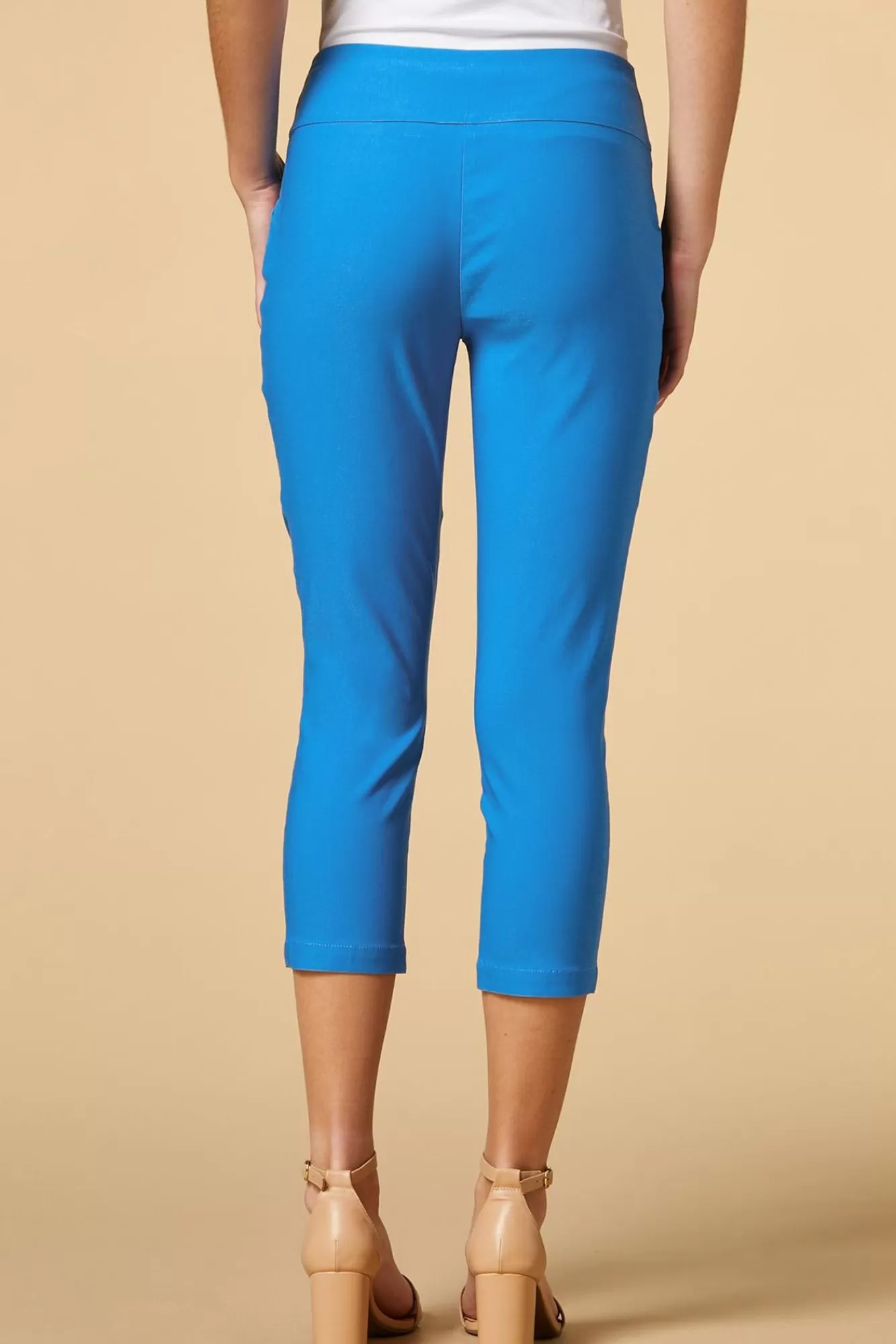 Women Versona Classic Crop Pantsblue