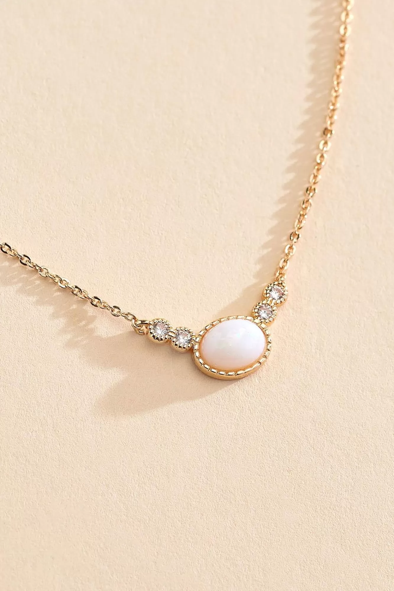 Women Versona Delicate Opal Necklace