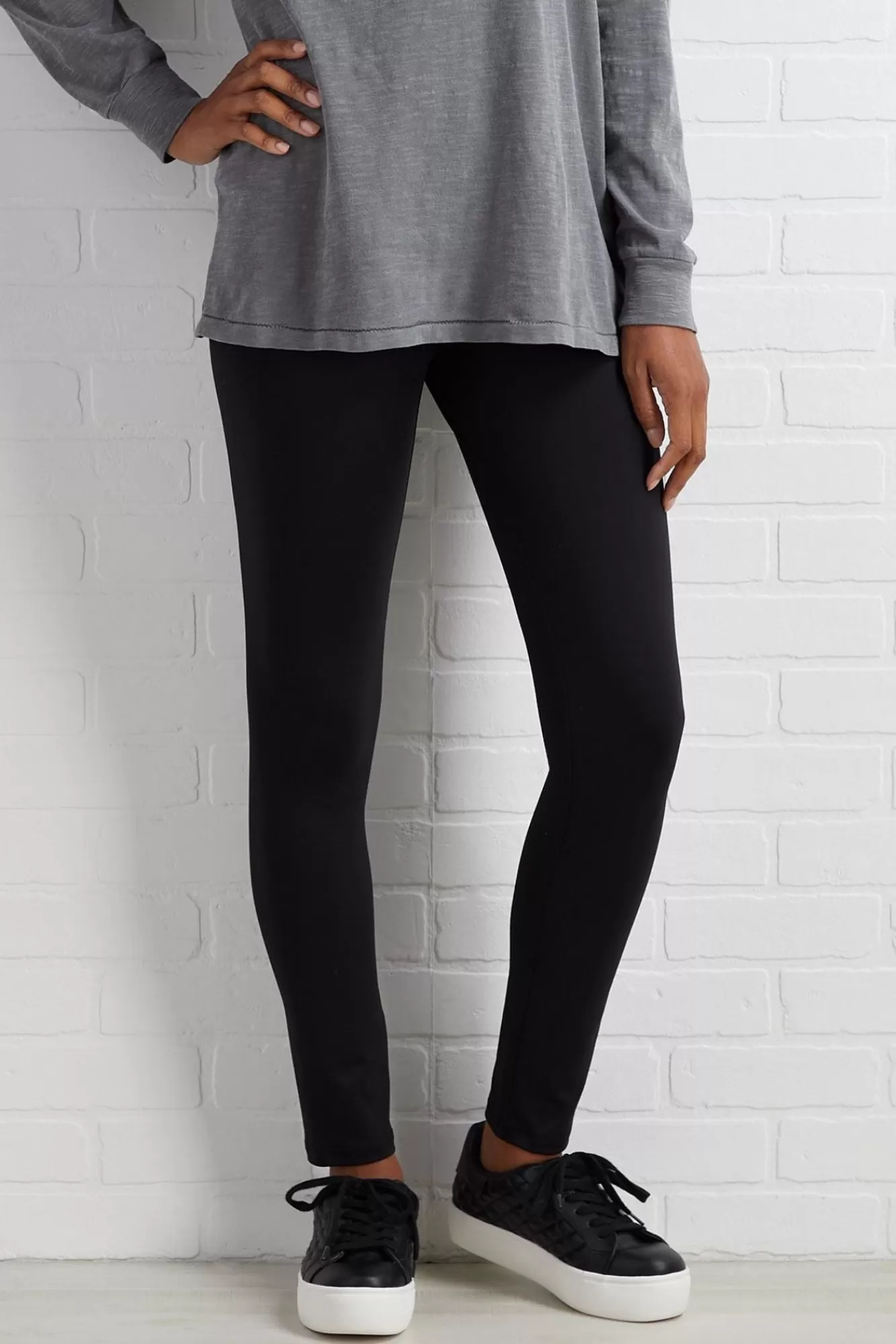 Women Versona Essential Solid Leggings