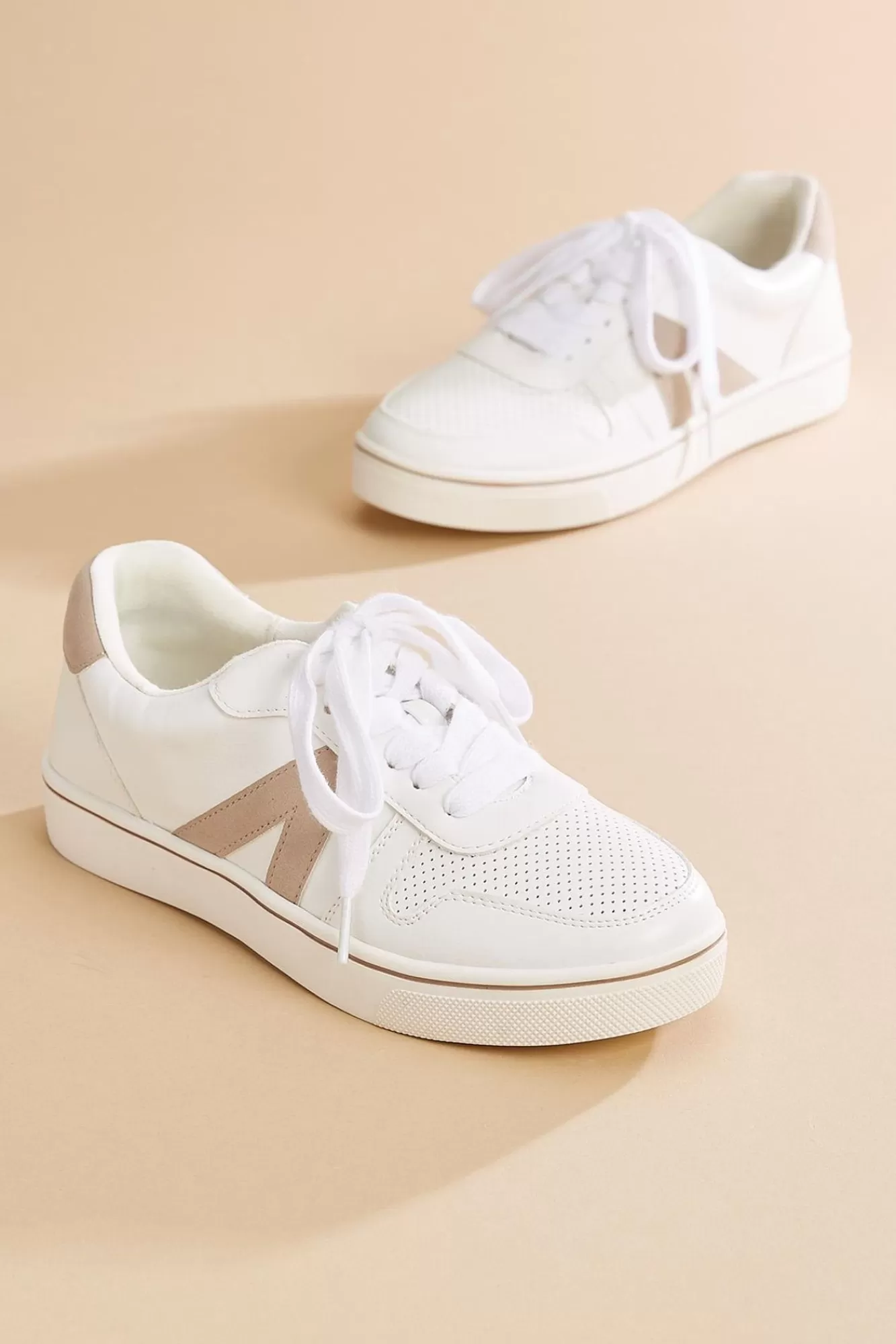 Women Versona Faux Leather Logo Sneakers