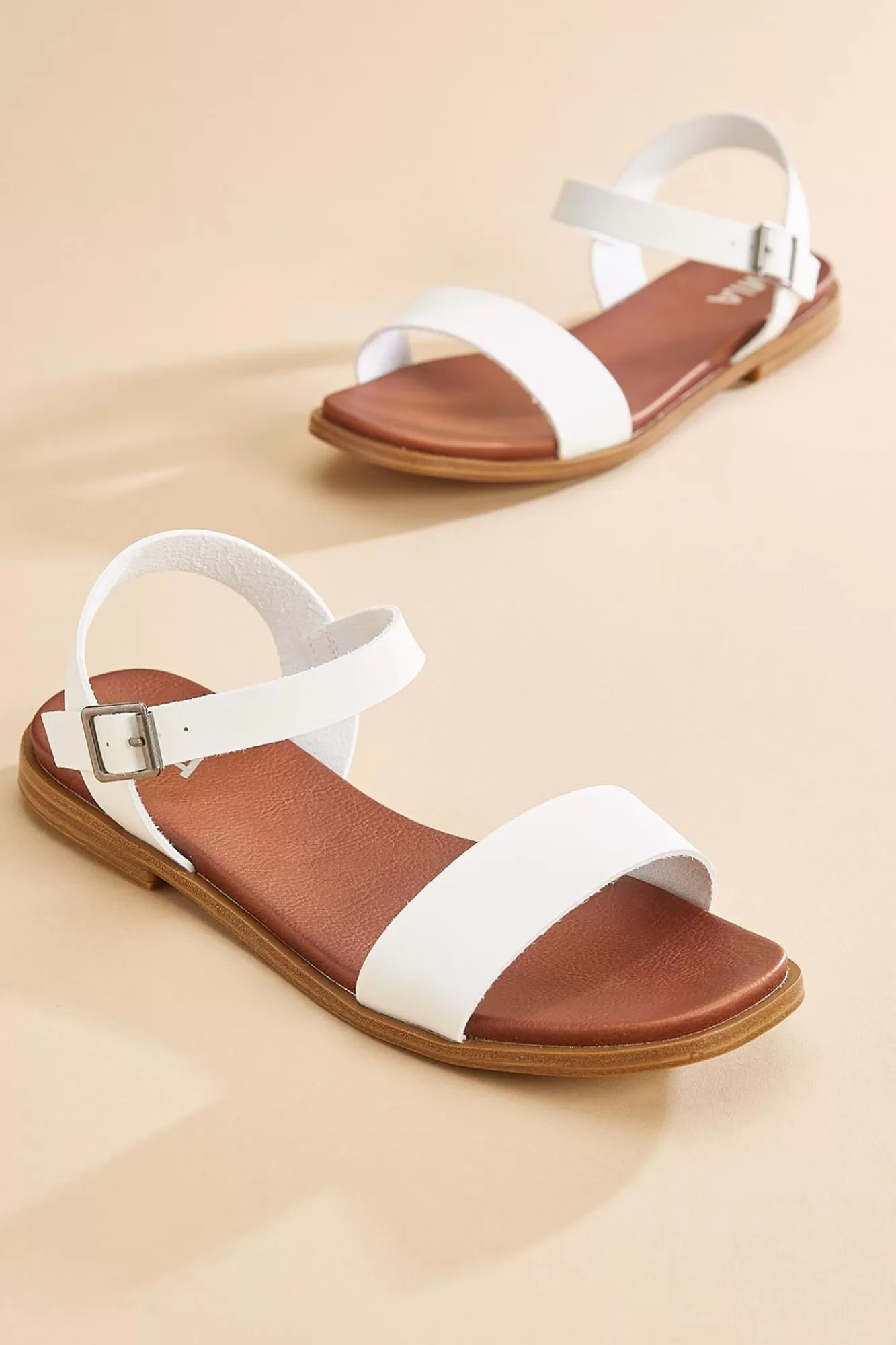 Women Versona Faux Leather Sandals