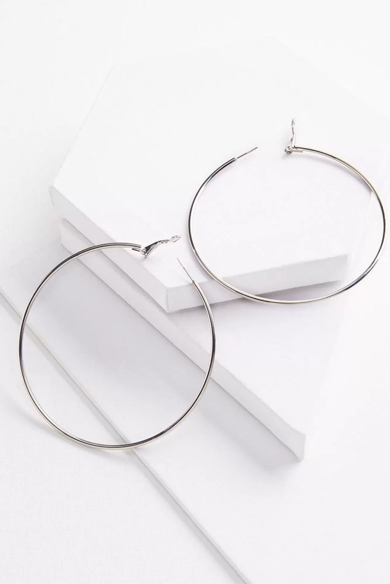 Women Versona Oversized Hoop Earrings