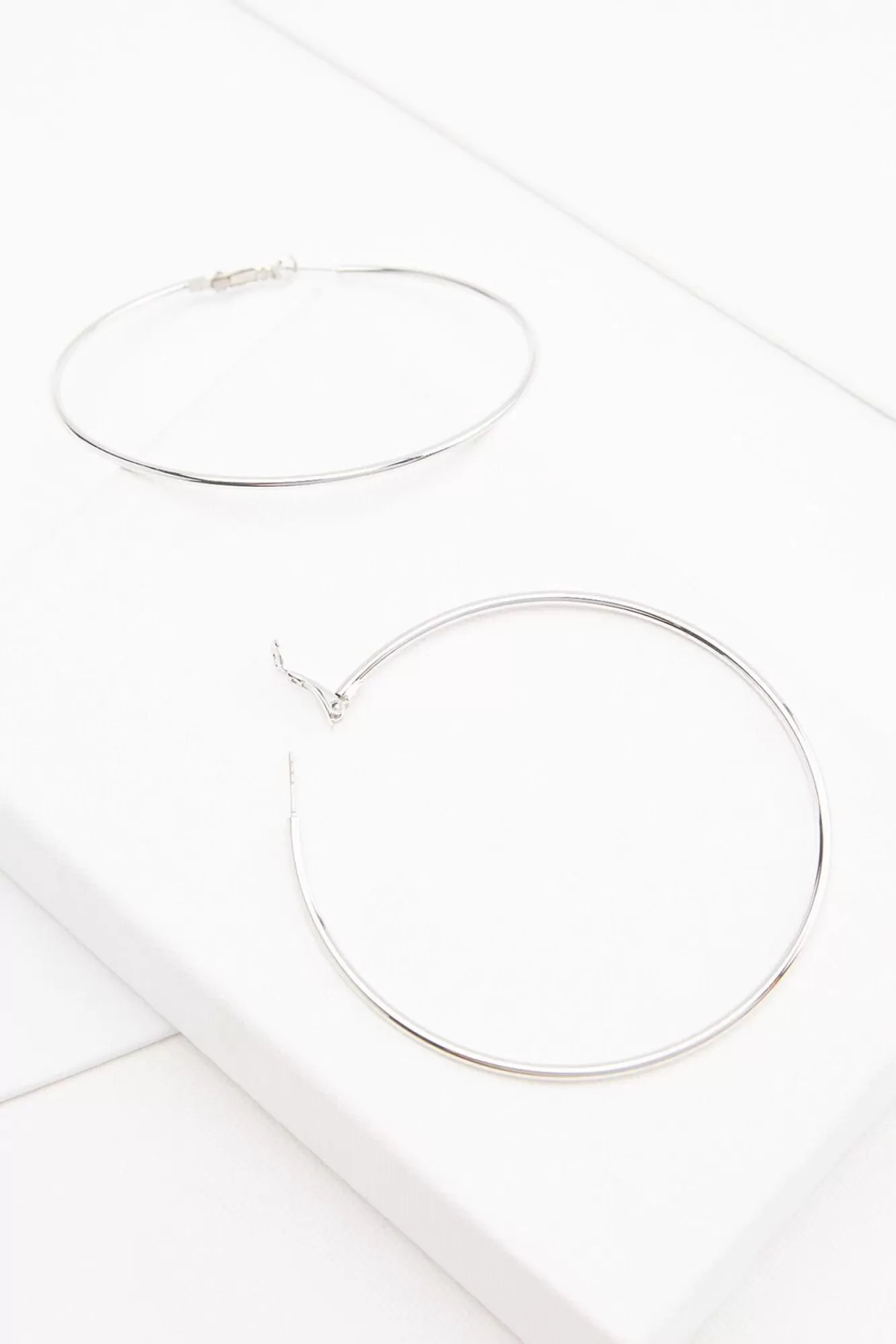 Women Versona Oversized Hoop Earrings