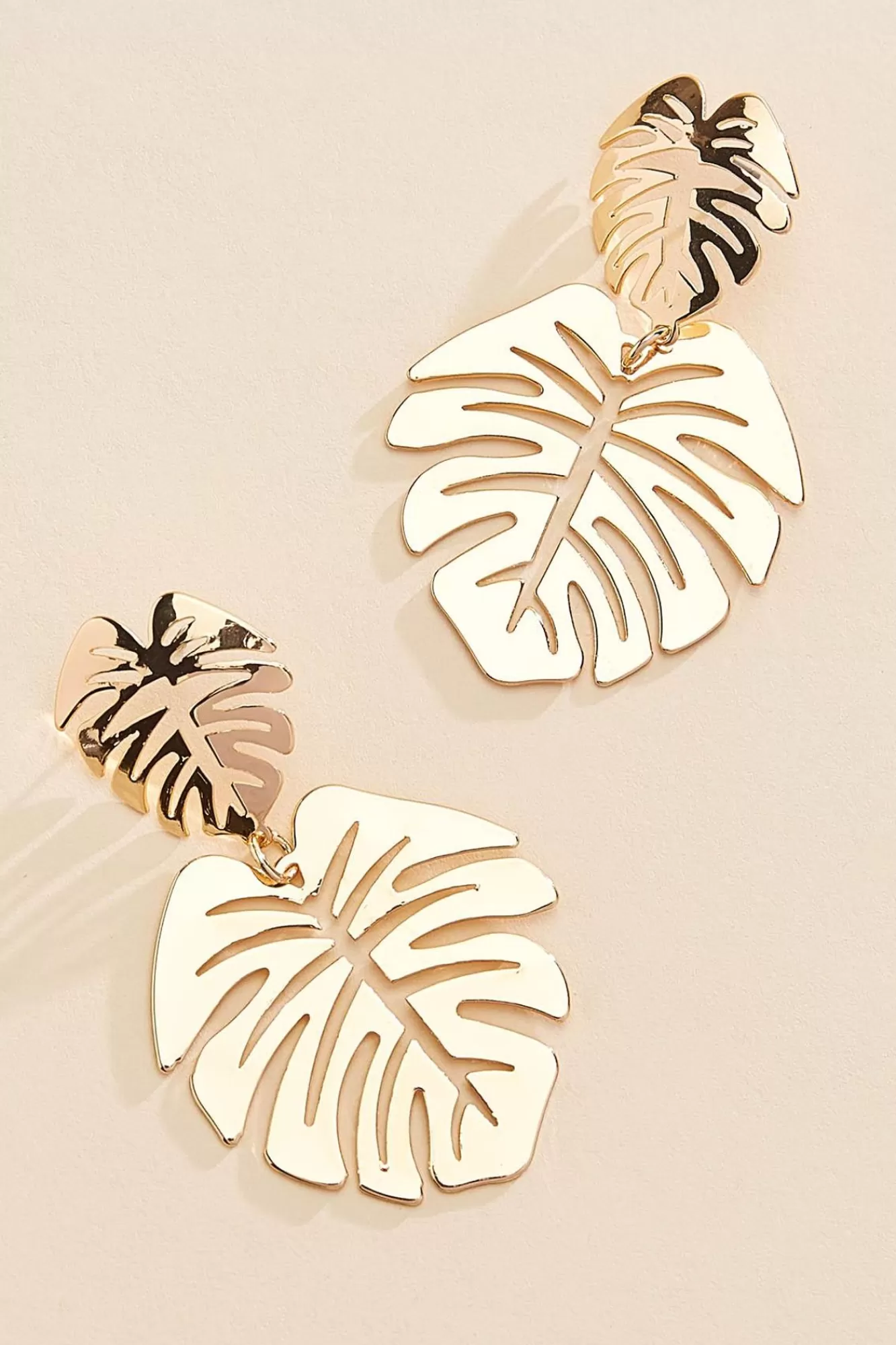 Women Versona Palm Leaf Earrings