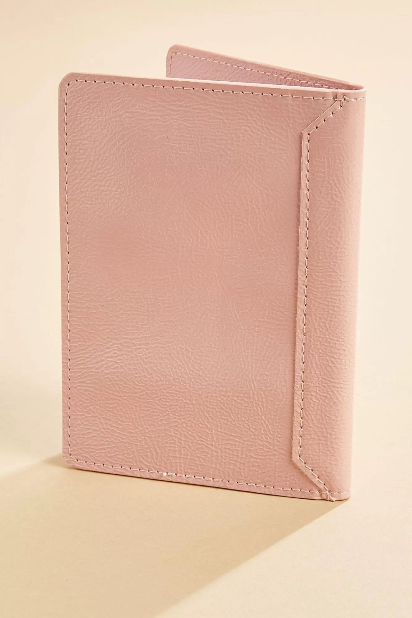 Women Versona Passport Cover