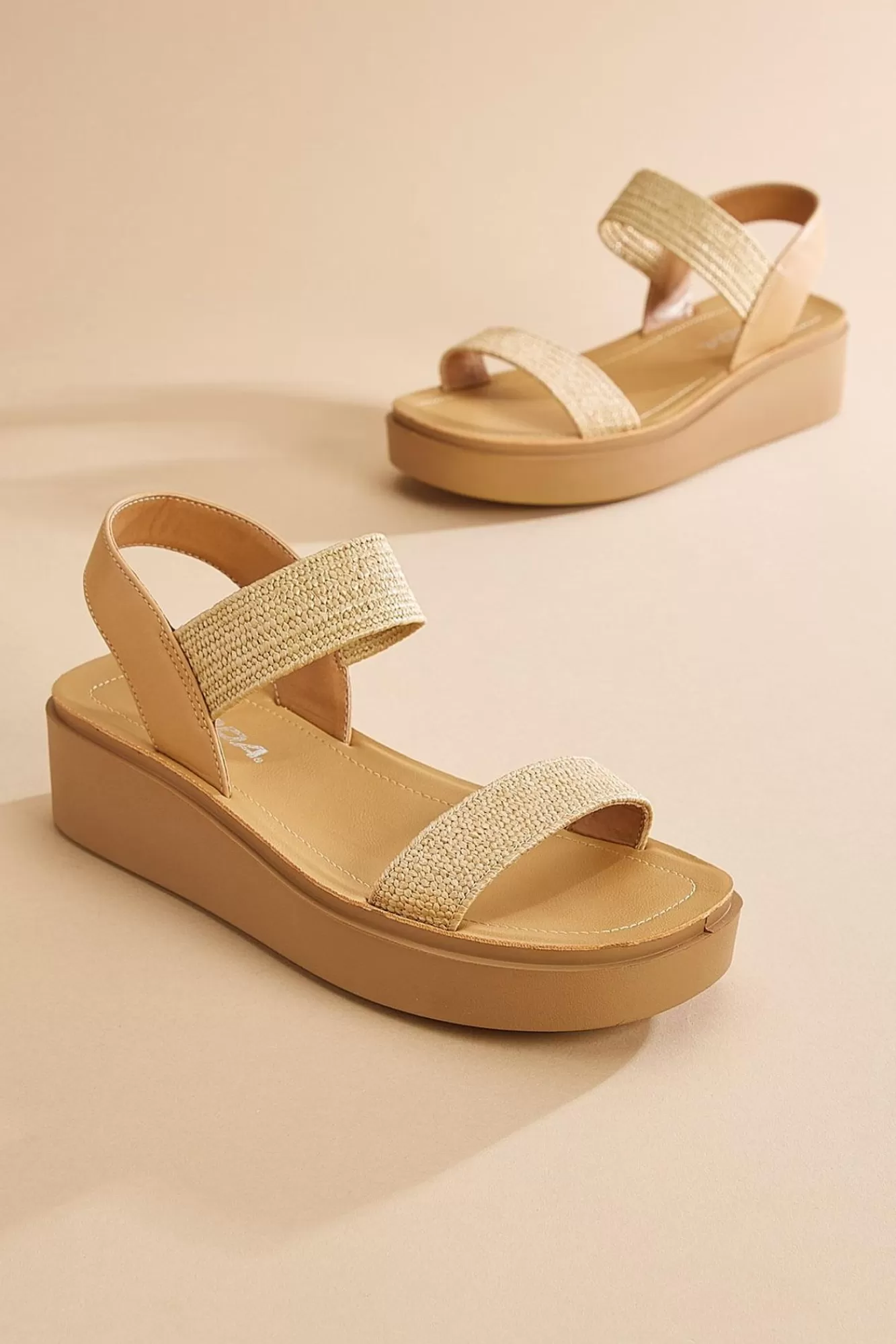 Women Versona Platform Raffia Band Sandals