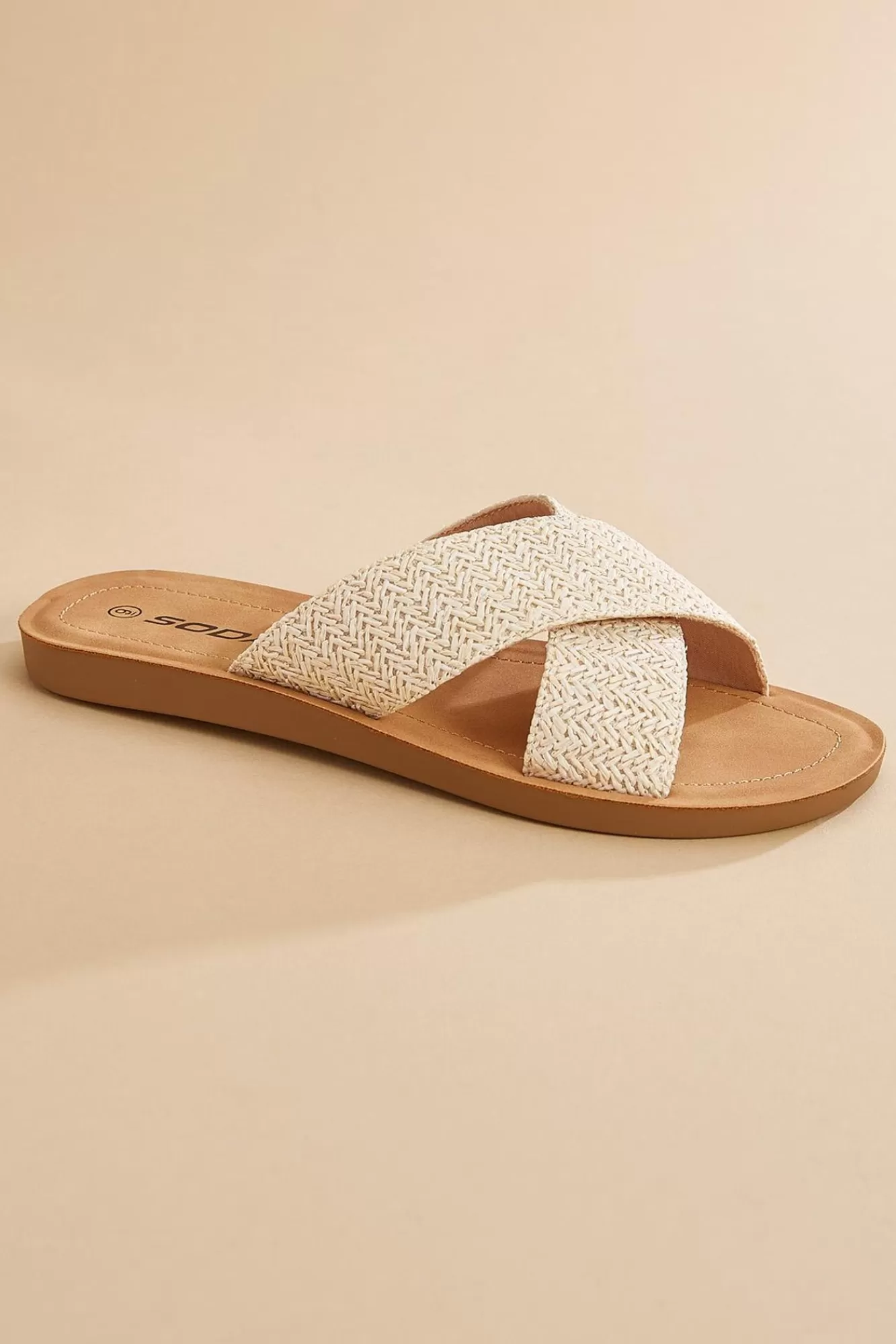 Women Versona Raffia Crossband Sandals