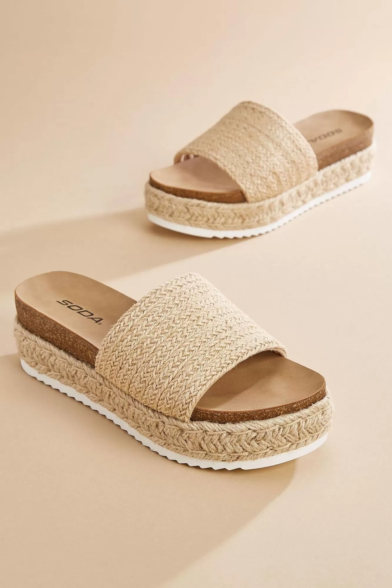 Women Versona Raffia Wrapped Flatform Sandals