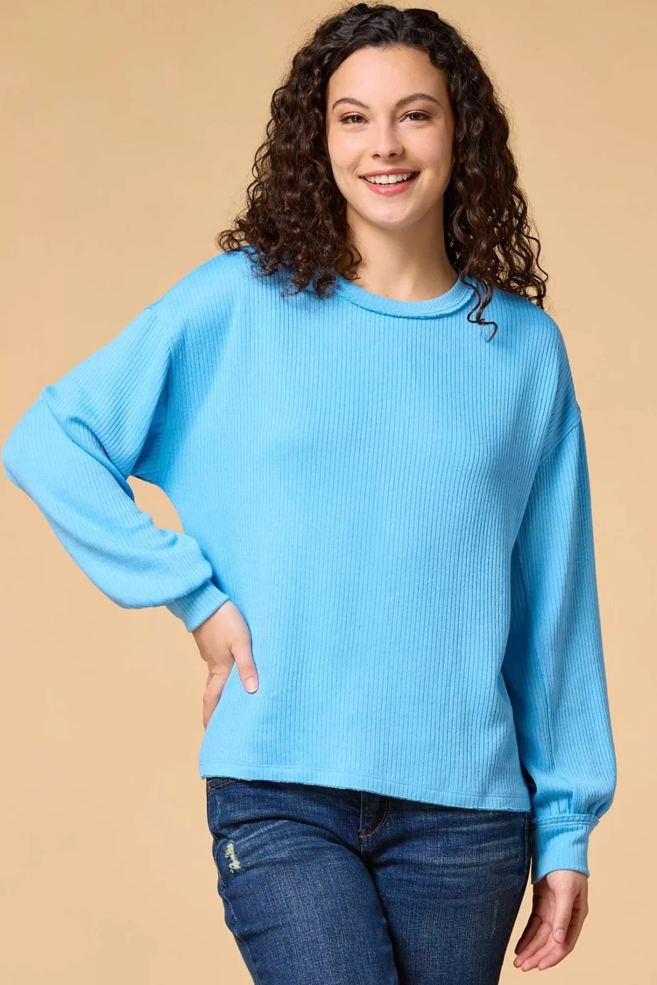 Women Versona Reach For The Sky Top