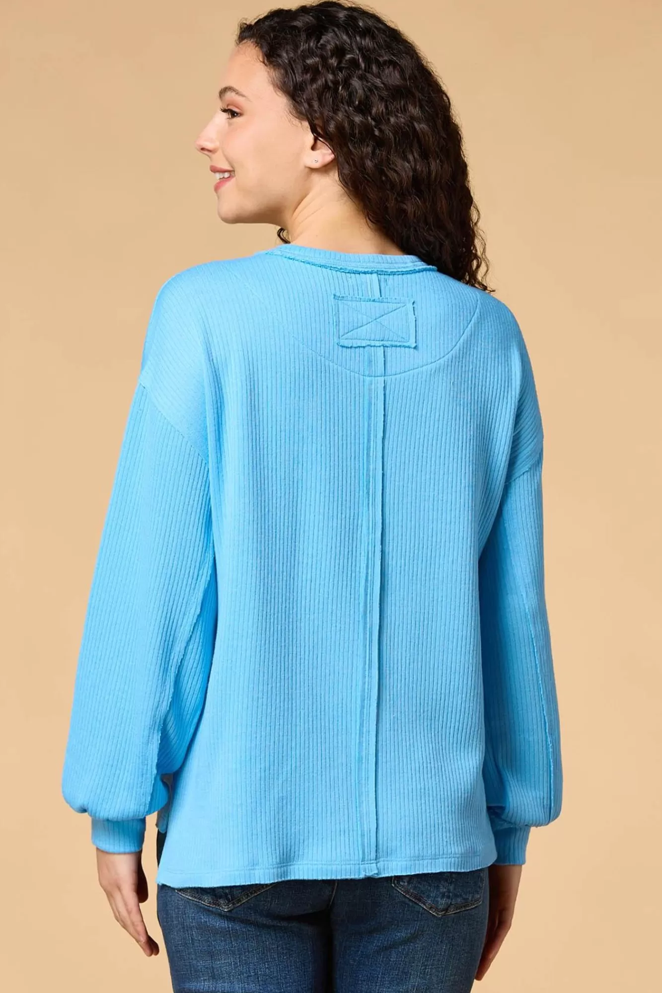 Women Versona Reach For The Sky Top