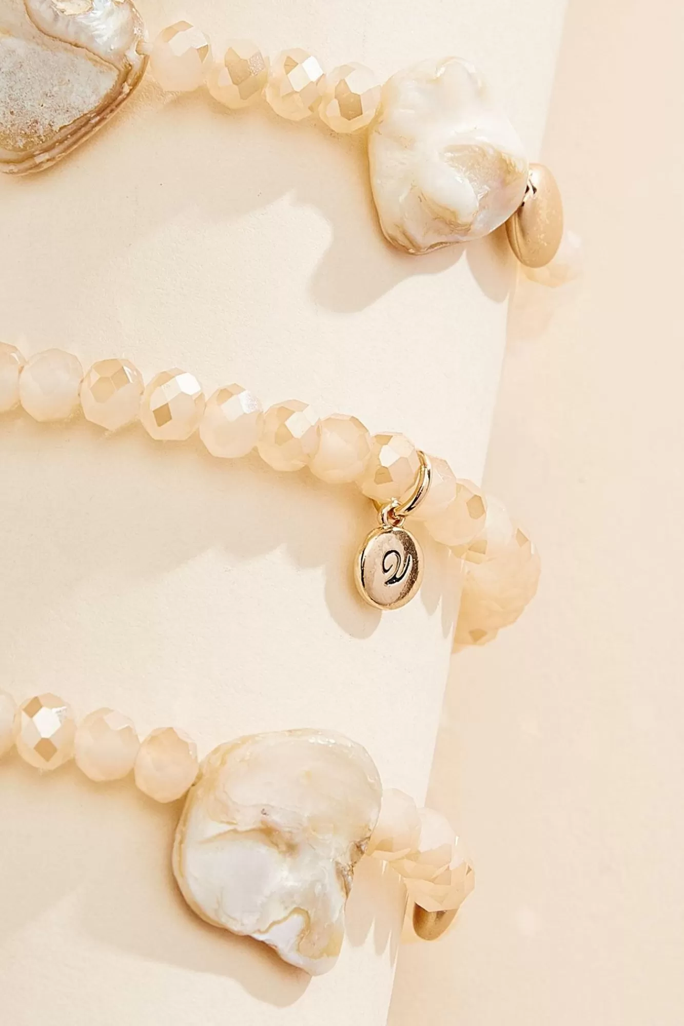 Women Versona Seashell Bracelet Set