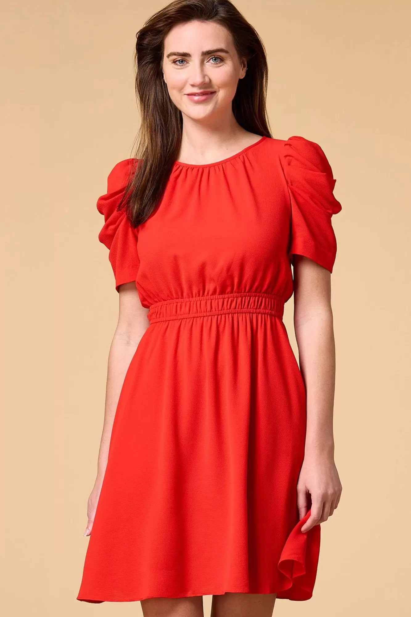 Women Versona Seeing Red Dress