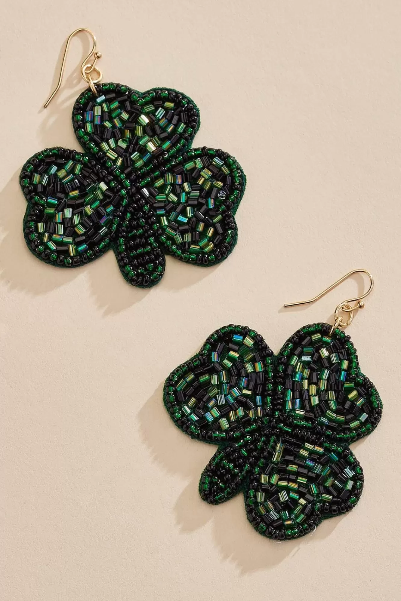 Women Versona Shake Your Shamrocks Earrings