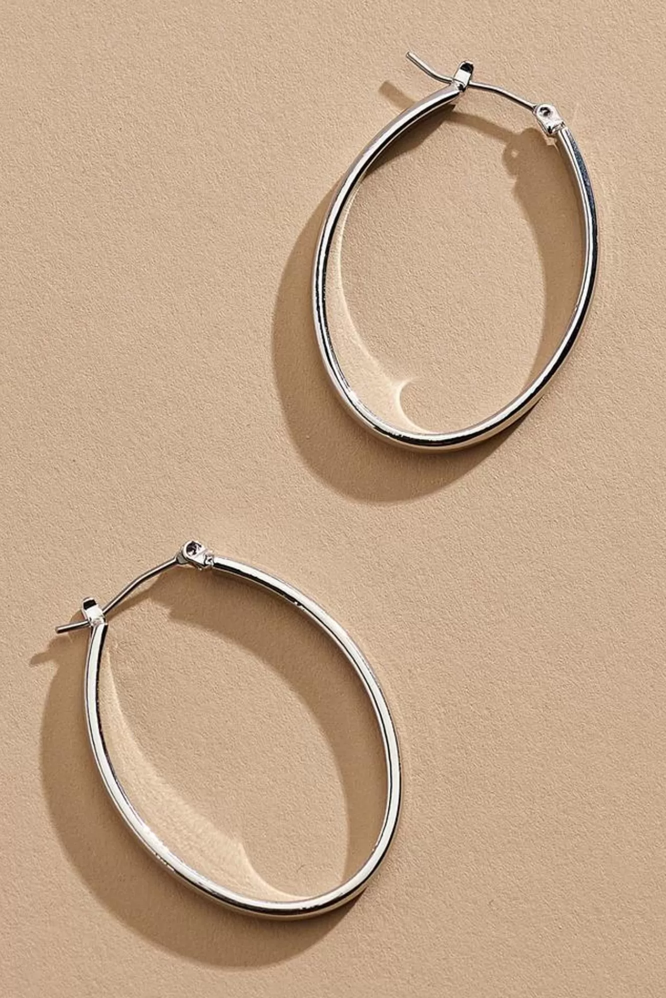 Women Versona Thick Oval Hoop Earrings