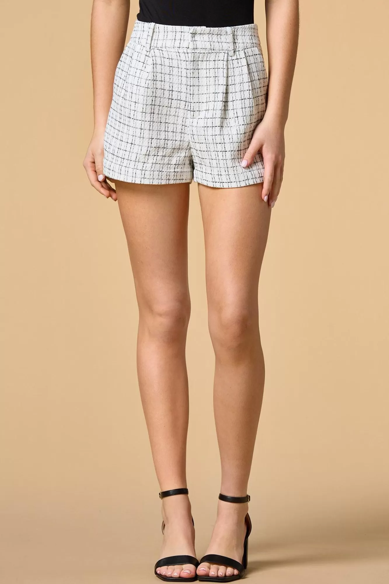 Women Versona Up To Tweed Shorts