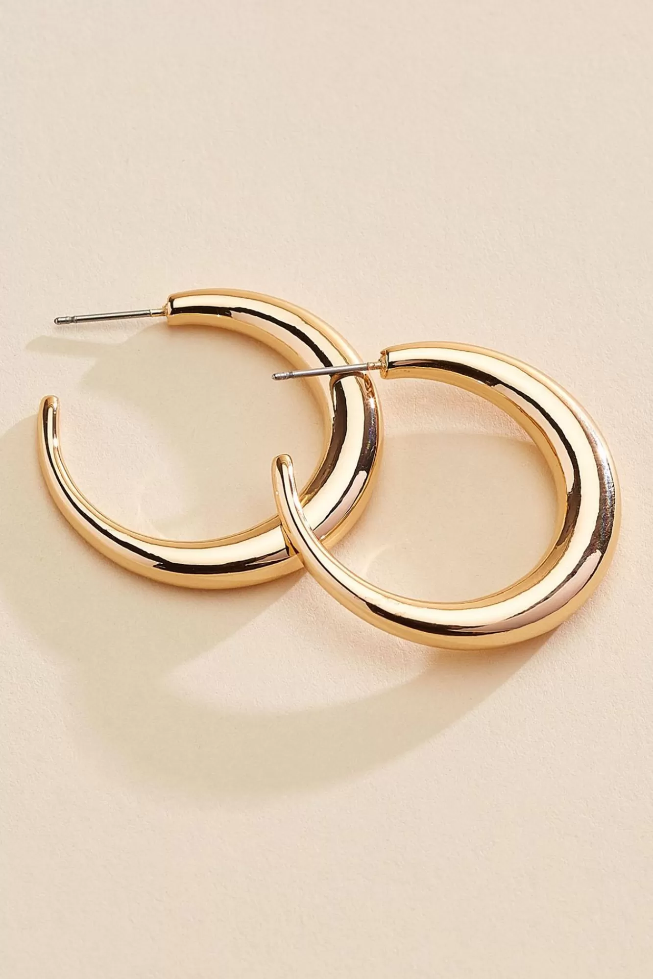 Women Versona Wide Tapered Hoop Earrings