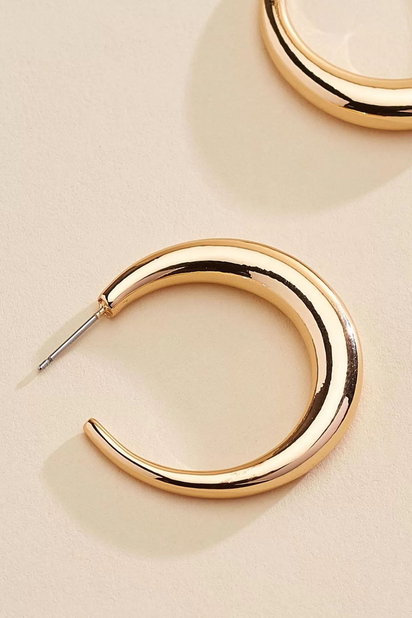 Women Versona Wide Tapered Hoop Earrings