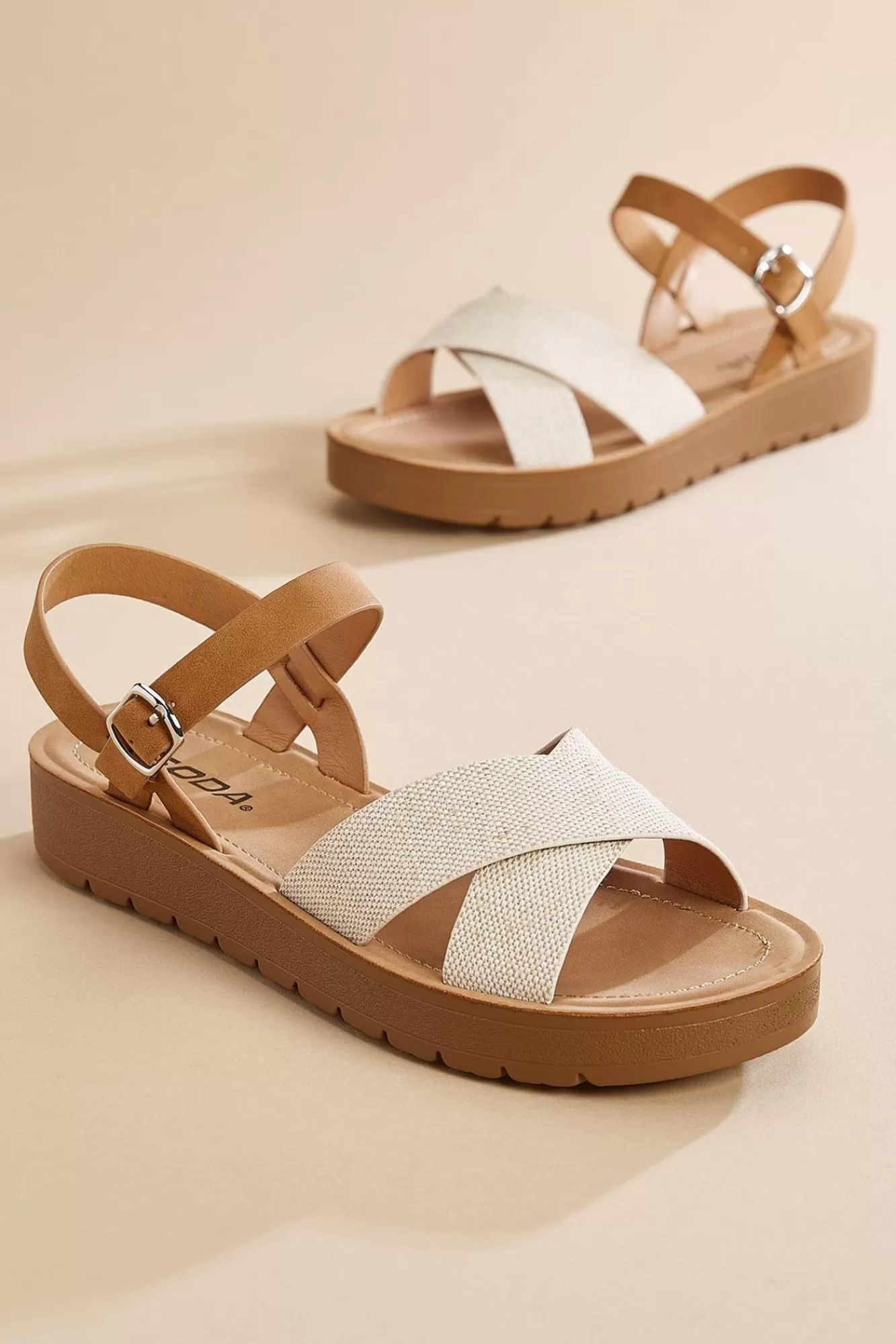 Women Versona Woven Crossover Band Sandals